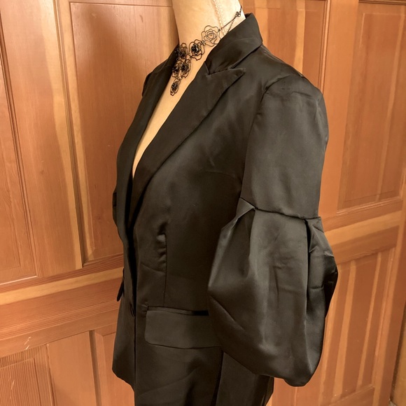 Gigot Sleeve Breasted Blazer - Picture 13 of 16